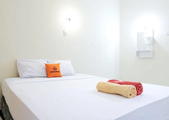 Koolkost Near Beachwalk Shopping Center Hotel