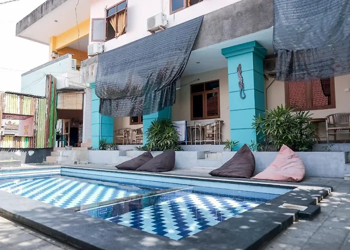 Hotel Koolkost Near Beachwalk Shopping Center *