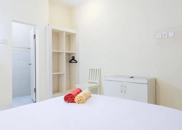 Hotel Koolkost Near Beachwalk Shopping Center